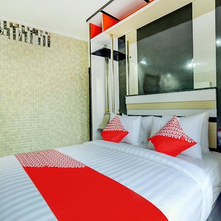 Oyo 90131 Liberty Guest House Sempidi Екстер'єр фото