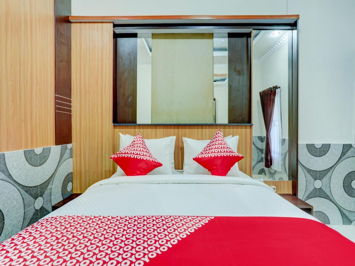 Oyo 90131 Liberty Guest House Sempidi Екстер'єр фото
