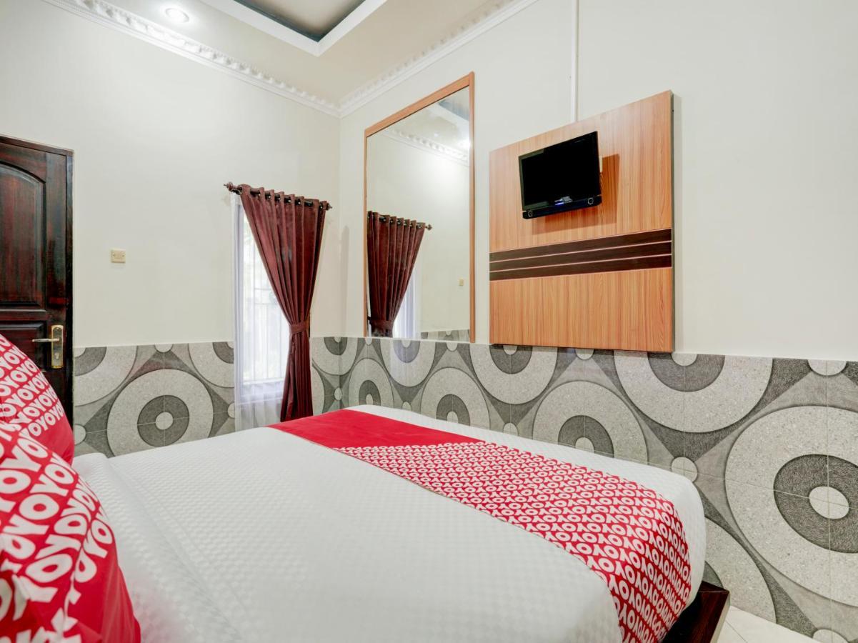 Oyo 90131 Liberty Guest House Sempidi Екстер'єр фото