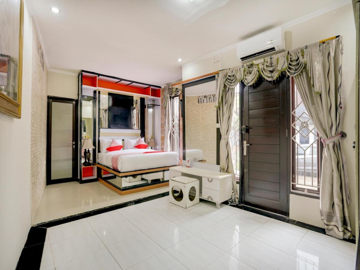 Oyo 90131 Liberty Guest House Sempidi Екстер'єр фото