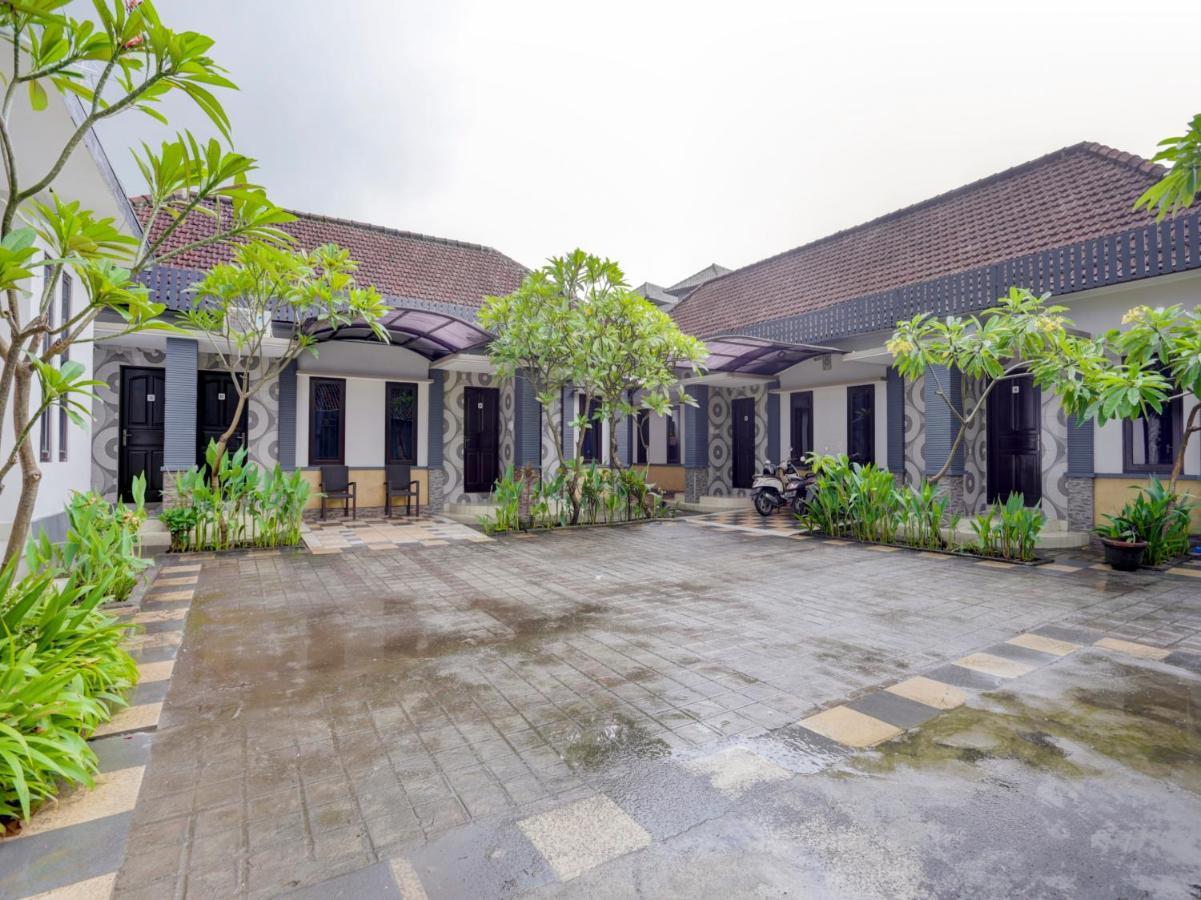 Oyo 90131 Liberty Guest House Sempidi Екстер'єр фото