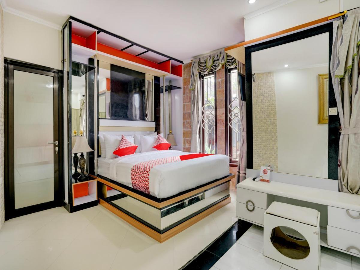 Oyo 90131 Liberty Guest House Sempidi Екстер'єр фото